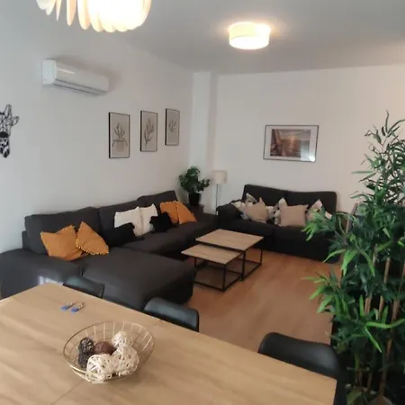 Unique Apartment In Malaga City Center With Pool Buitenkant foto